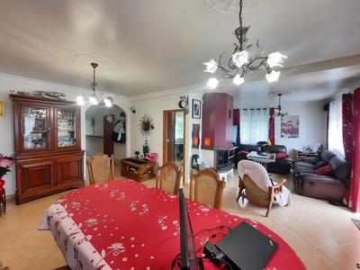 Maison - 242 m² - 6 pièces