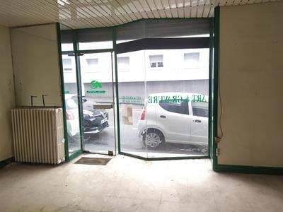 Local commercial - 94 m² - 4 pièces