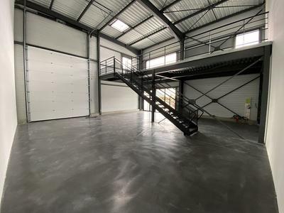 Local commercial - 186 m² - 2 pièces