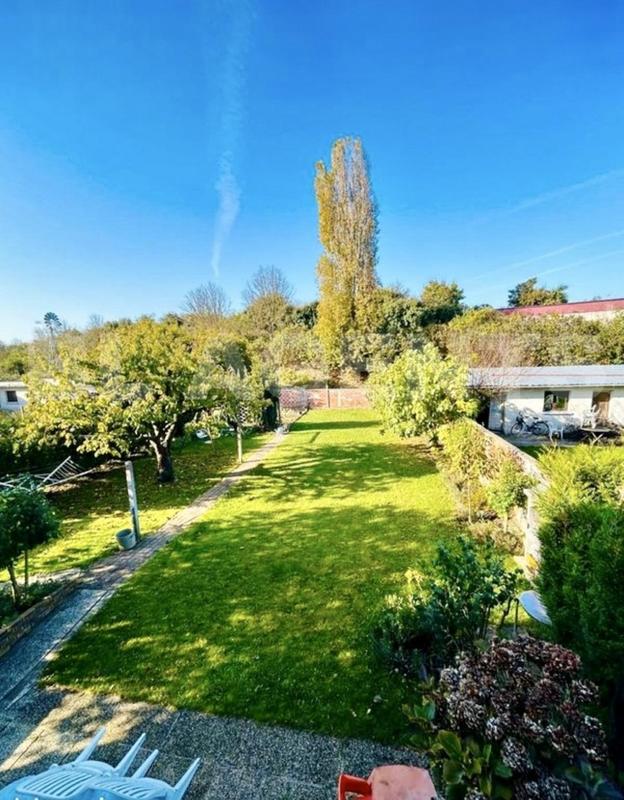 Maison - 220 m² - 10 pièces