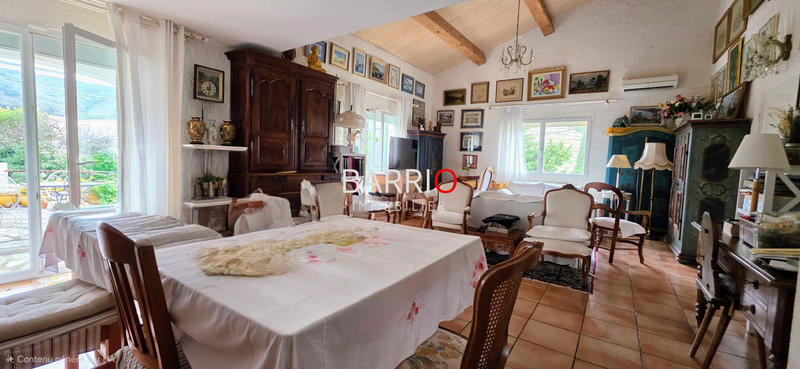 Villa - 225 m² - 12 pièces