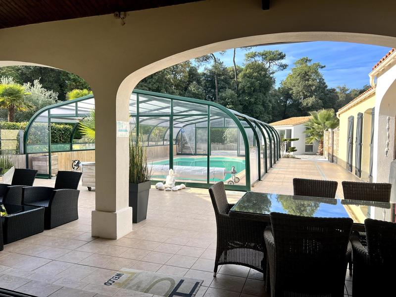 Villa - 200 m² - 9 pièces