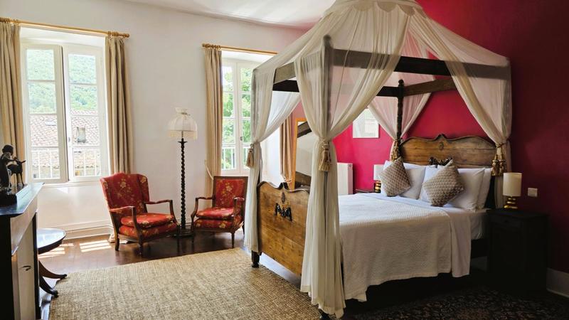 Propriété - 470 m² - 17 pièces