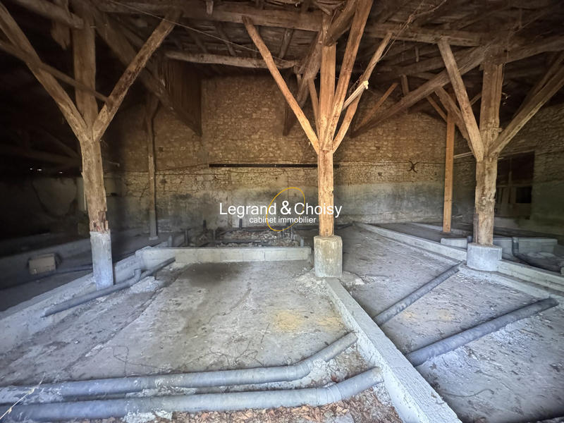 Maison - 260 m² - 1 pièce