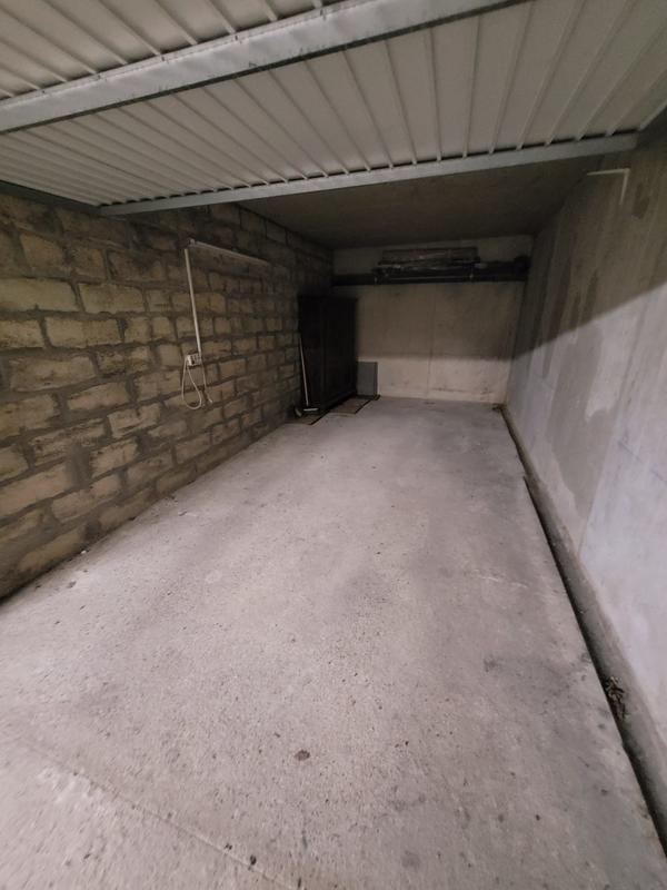 Parking / Garage - 8 m²