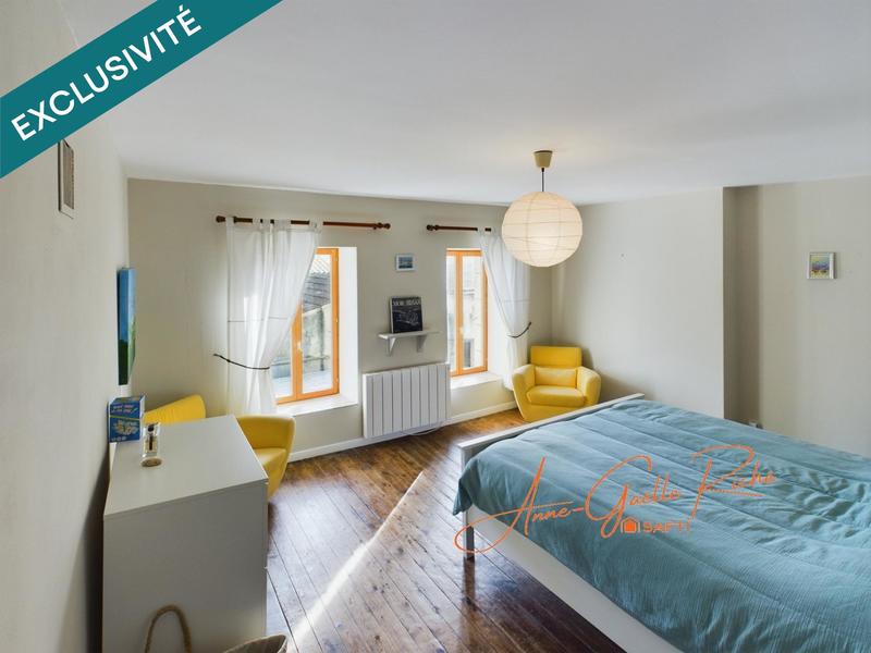 Maison - 300 m² - 16 pièces