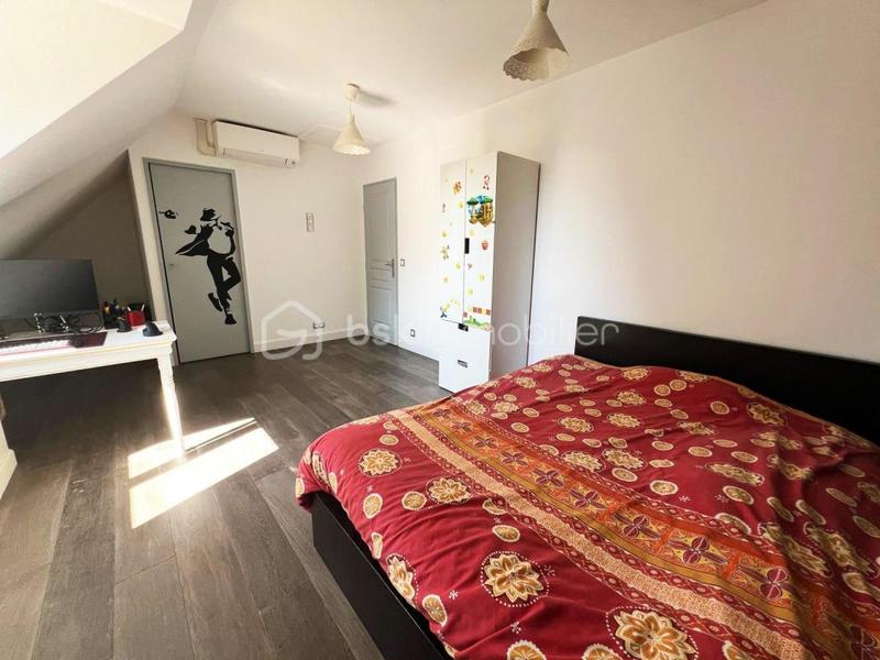 Maison - 144 m² - 8 pièces