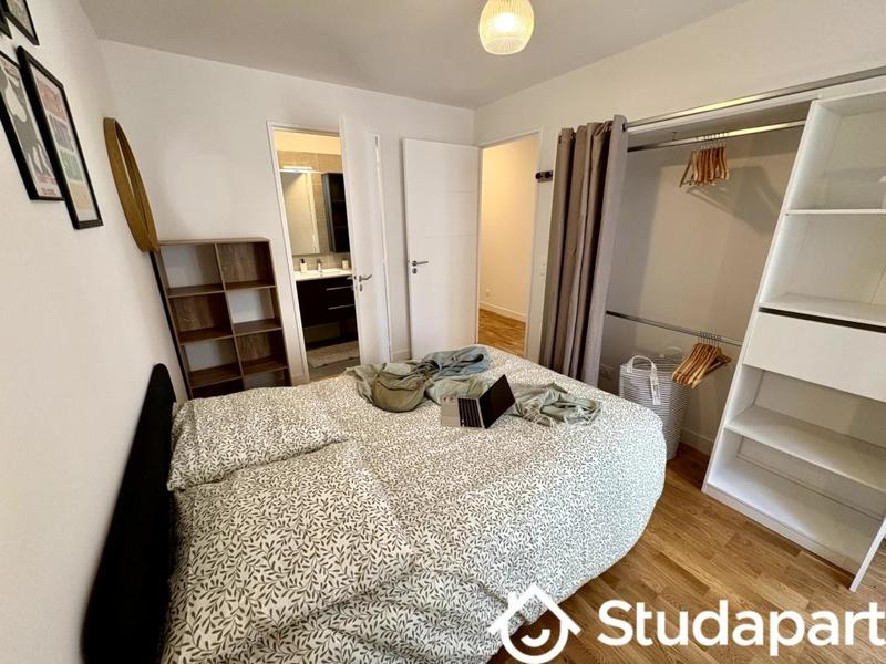 Chambre - 14 m² - 1 pièce