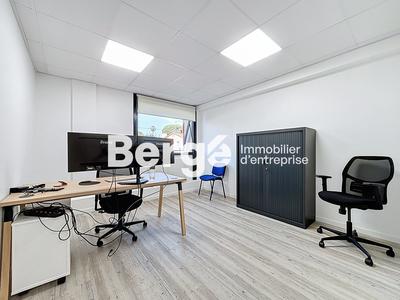 Bureau - 300 m² - 8 pièces