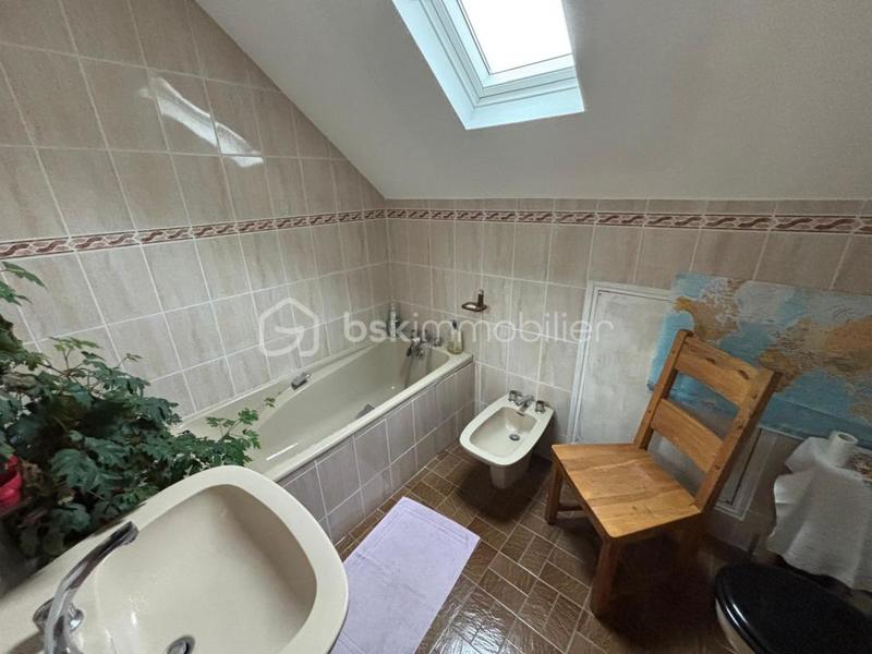 Maison - 185 m² - 10 pièces