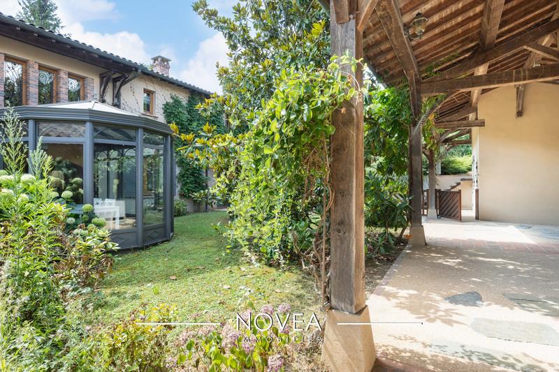 Maison - 220 m² - 9 pièces