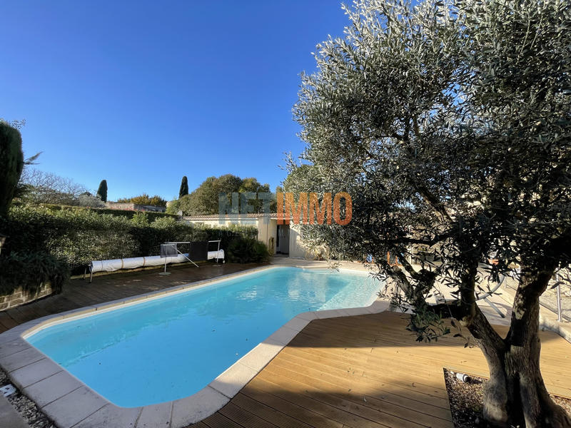 Villa - 200 m² - 9 pièces