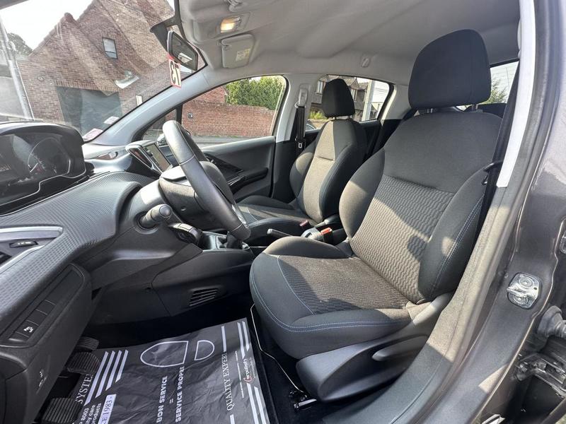 Peugeot 208 Style 1.2 Essence 82cv 1ère Main CarPlay/Android Auto Radar Ar