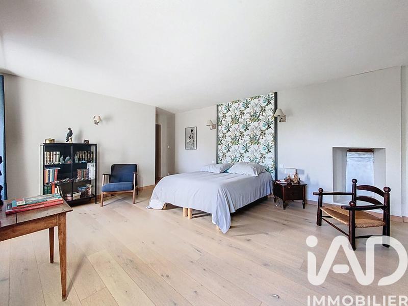 Maison - 240 m² - 9 pièces