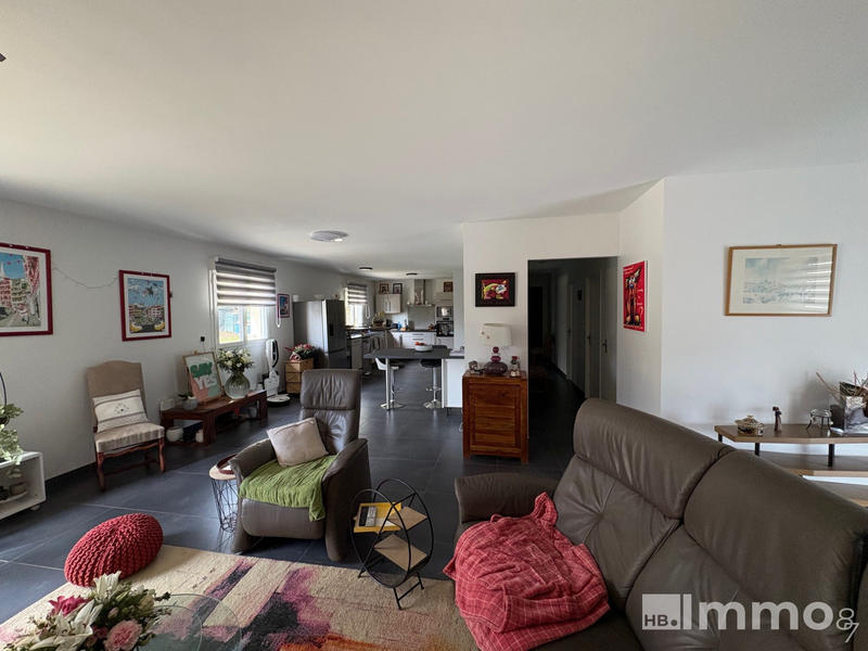 Maison contemporaine - 190 m² - 6 pièces