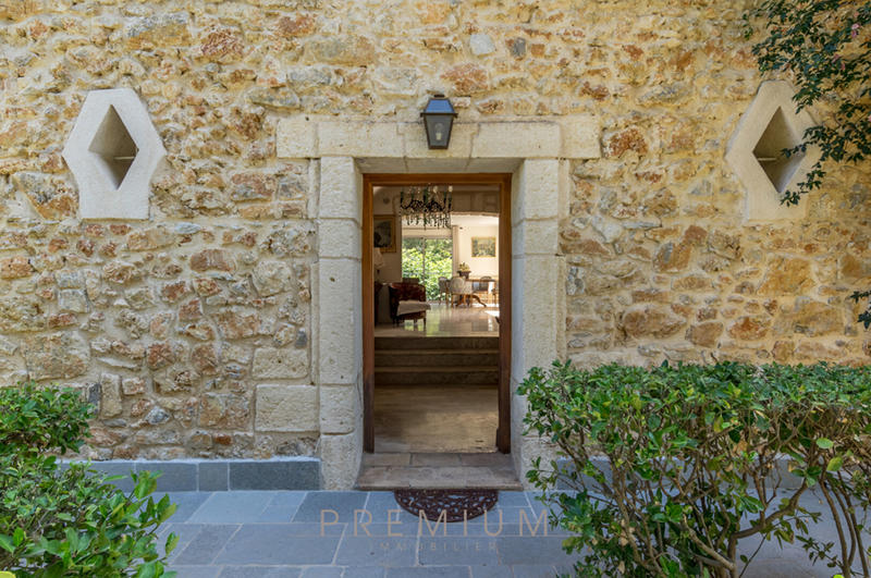 Maison bourgeoise - 318 m² - 11 pièces