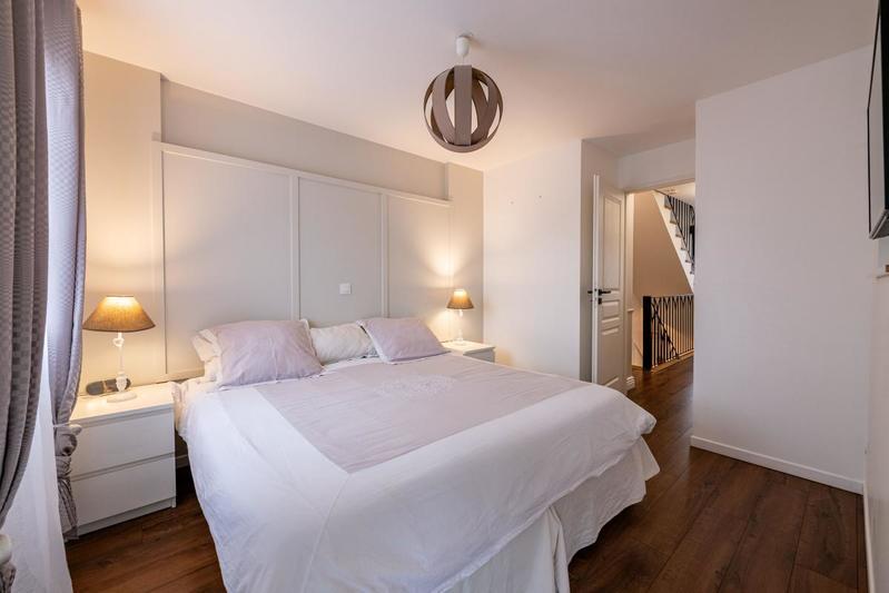 Maison - 140 m² - 5 pièces