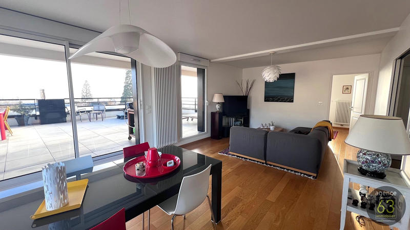 Appartement - 105 m² - 4 pièces