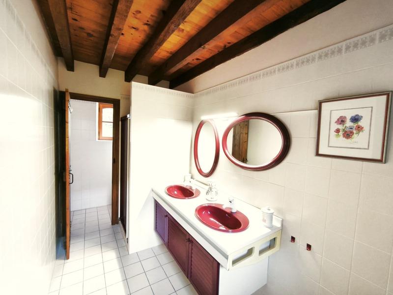 Corps de ferme - 388 m² - 9 pièces