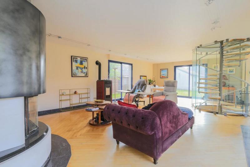 Maison - 206 m² - 5 pièces