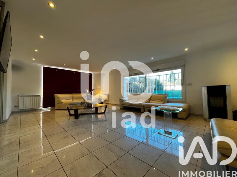 Maison - 215 m² - 7 pièces