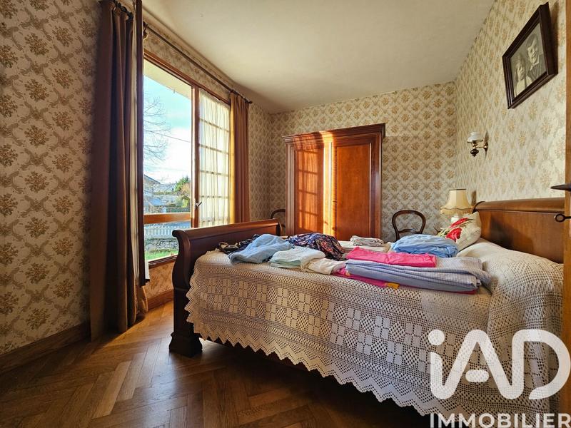 Maison - 185 m² - 7 pièces