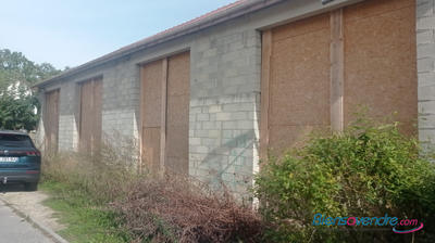 Maison traditionnelle - 270 m² - 4 pièces