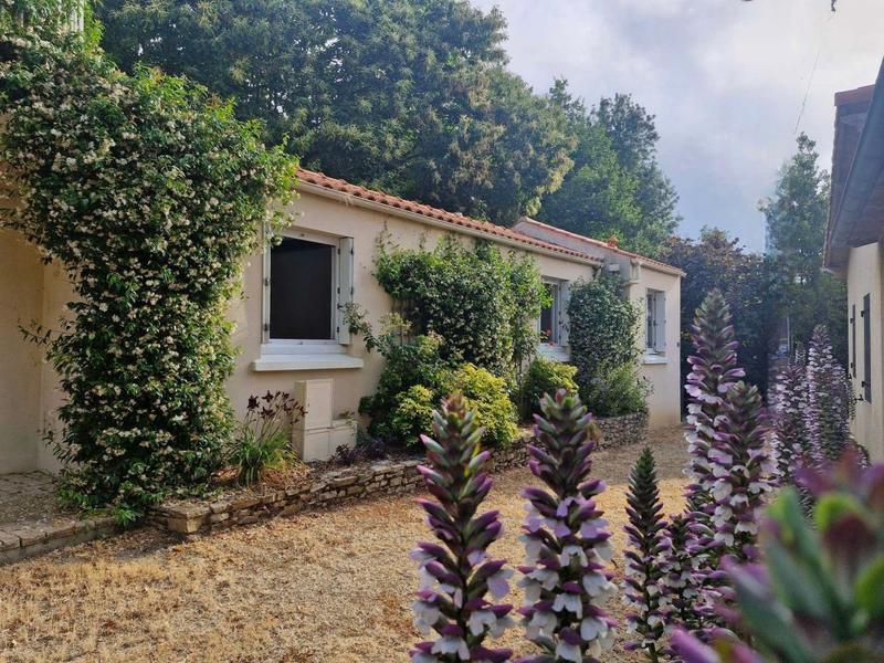 Maison - 422 m² - 15 pièces