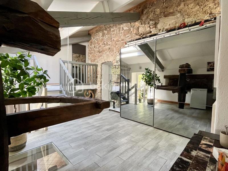 Demeure - 239 m² - 7 pièces