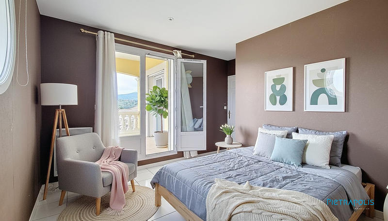 Maison traditionnelle - 130 m² - 5 pièces