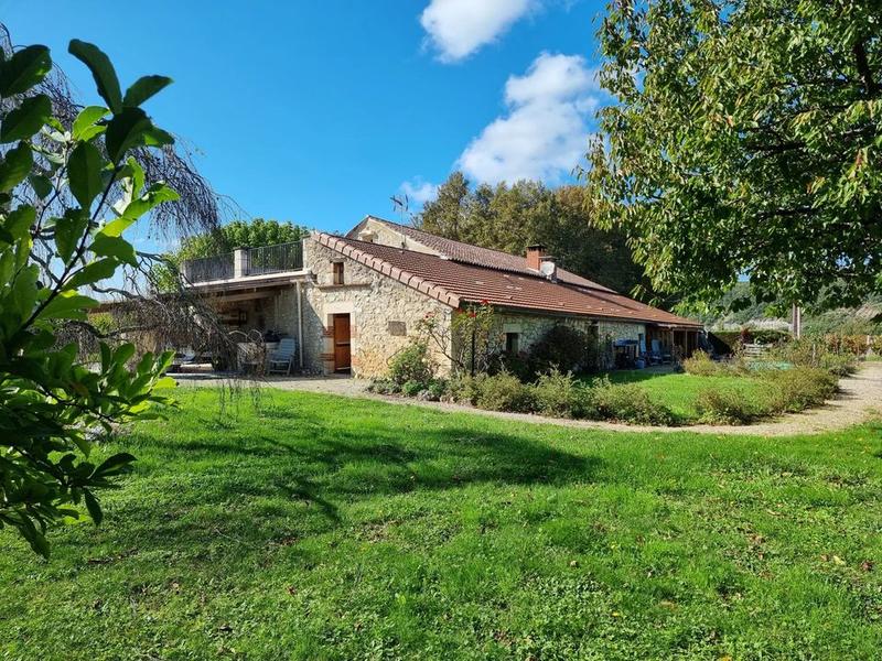 Maison - 226 m² - 6 pièces