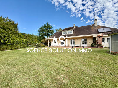 Maison - 214 m² - 8 pièces