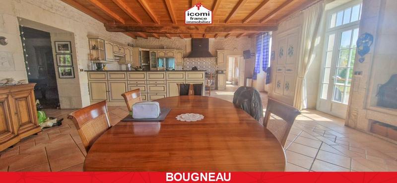 Propriété - 1 000 m² - 10 pièces