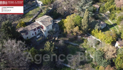 Maison - 220 m² - 10 pièces