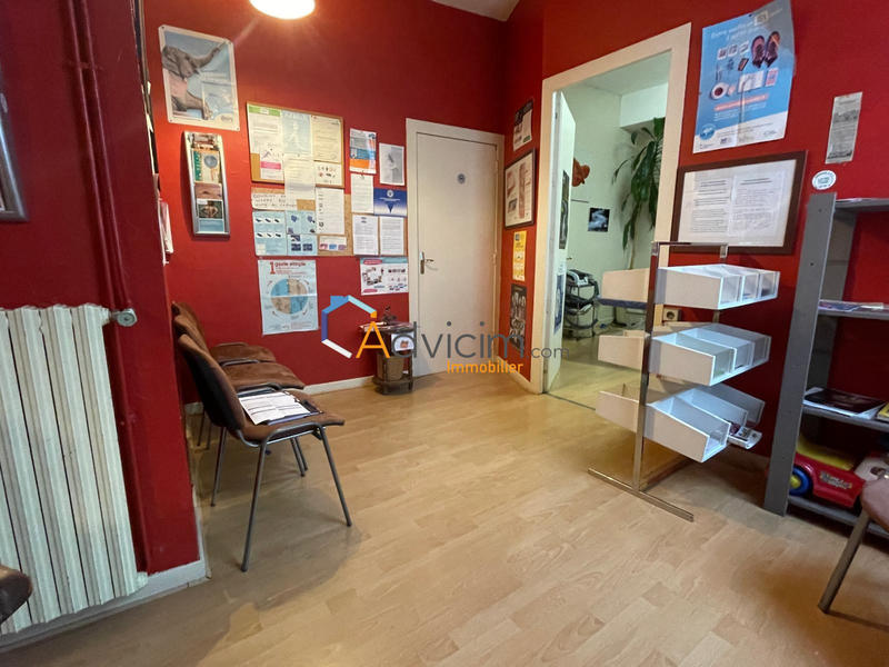 Bureau - 93 m² - 5 pièces