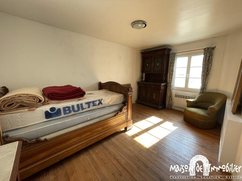 Maison - 222 m² - 11 pièces