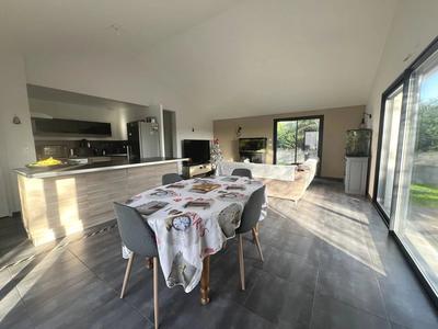 Maison - 136 m² - 6 pièces