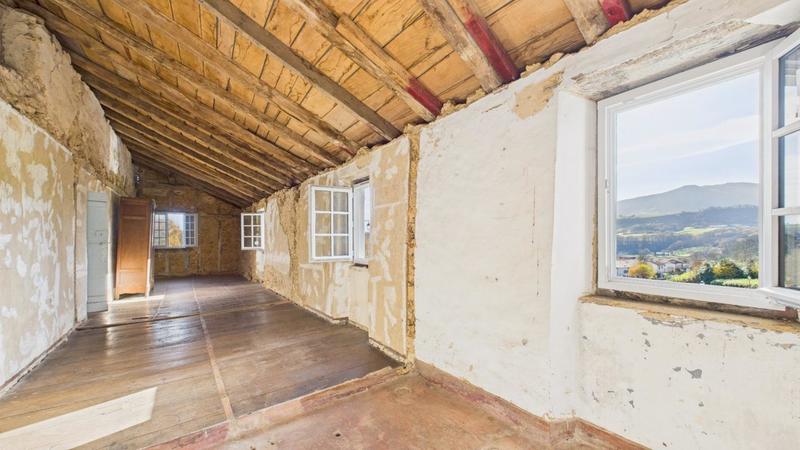 Maison - 293 m² - 10 pièces