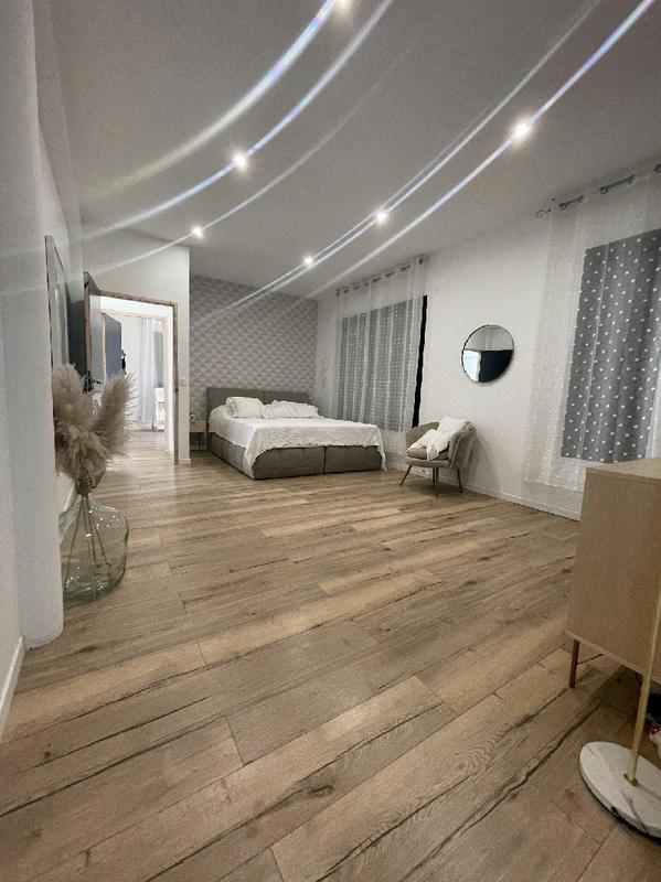 Châlet - 260 m² - 10 pièces