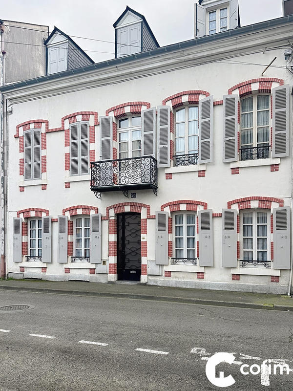 Maison - 175 m² - 10 pièces