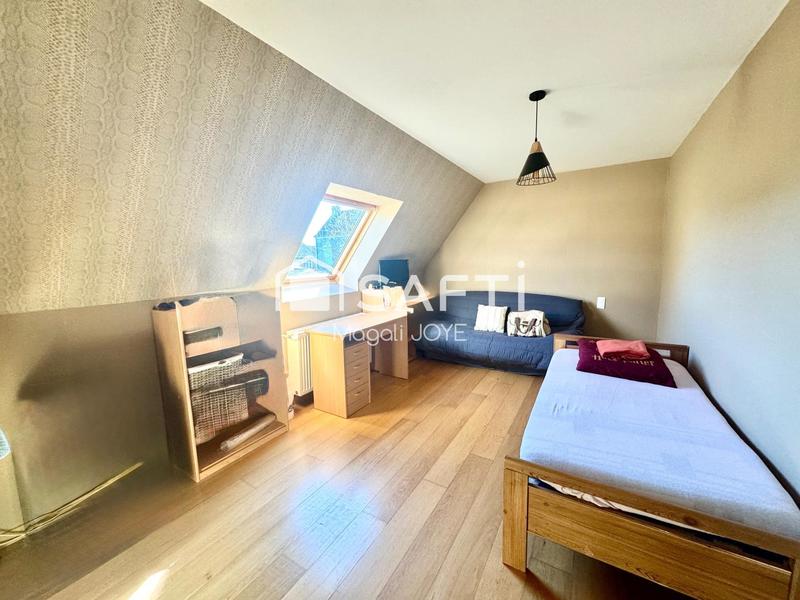 Maison - 217 m² - 8 pièces