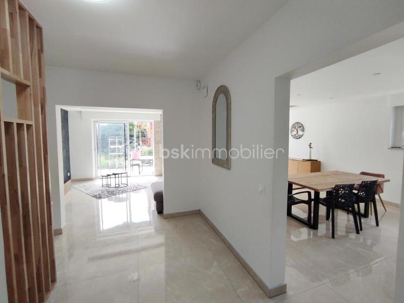 Maison - 180 m² - 9 pièces