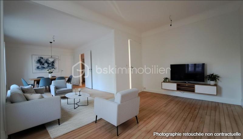 Propriété - 230 m² - 10 pièces
