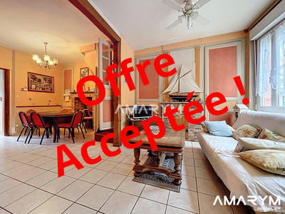 Maison - 90 m² - 5 pièces