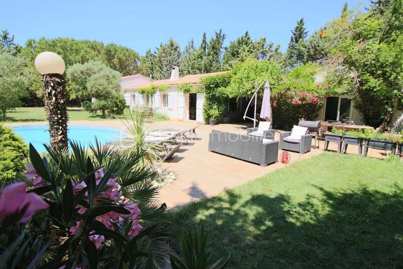 Demeure - 240 m² - 9 pièces