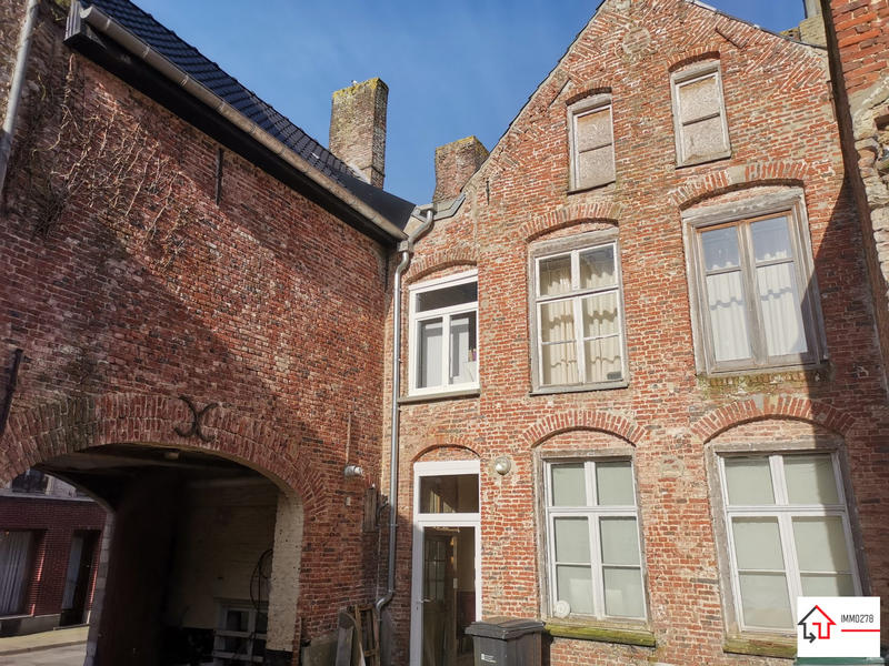 Maison ancienne - 250 m² - 4 pièces