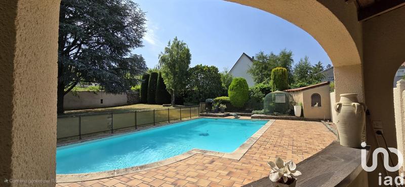 Maison - 235 m² - 7 pièces