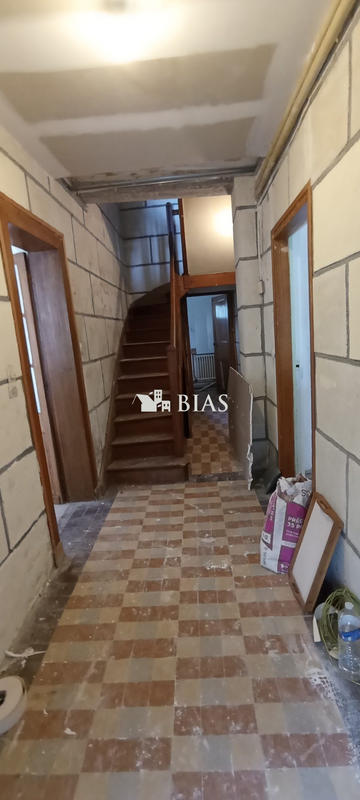 Maison - 243 m² - 9 pièces