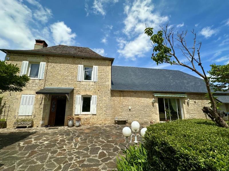 Maison - 177 m² - 6 pièces