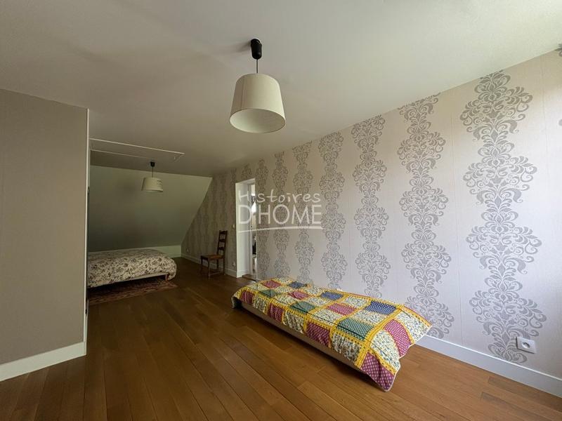 Maison - 250 m² - 8 pièces